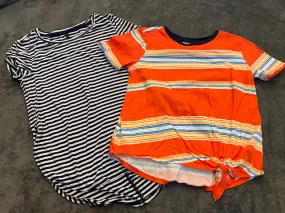 2 striped old navy tops size 6/7 - size Kids Clothing:     6 & 6X