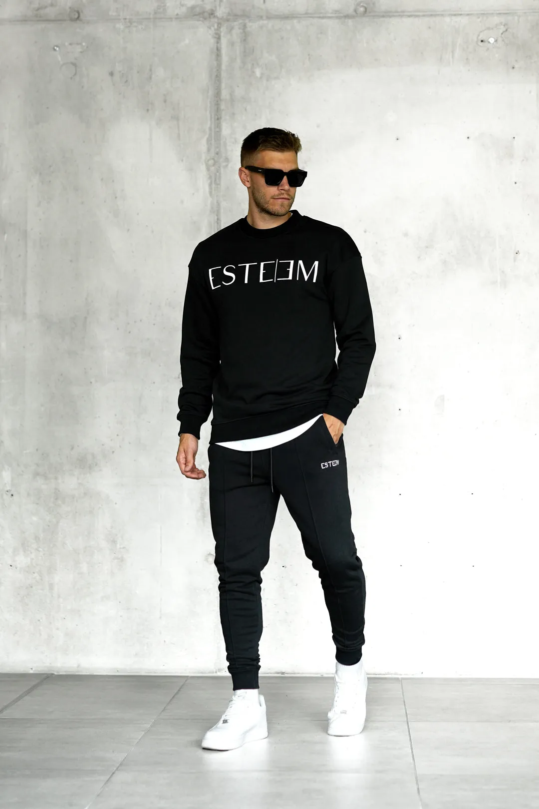 BLACK BASIC SWEATPANTS