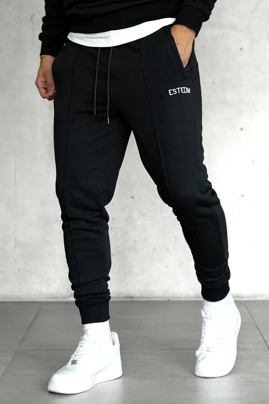 BLACK BASIC SWEATPANTS