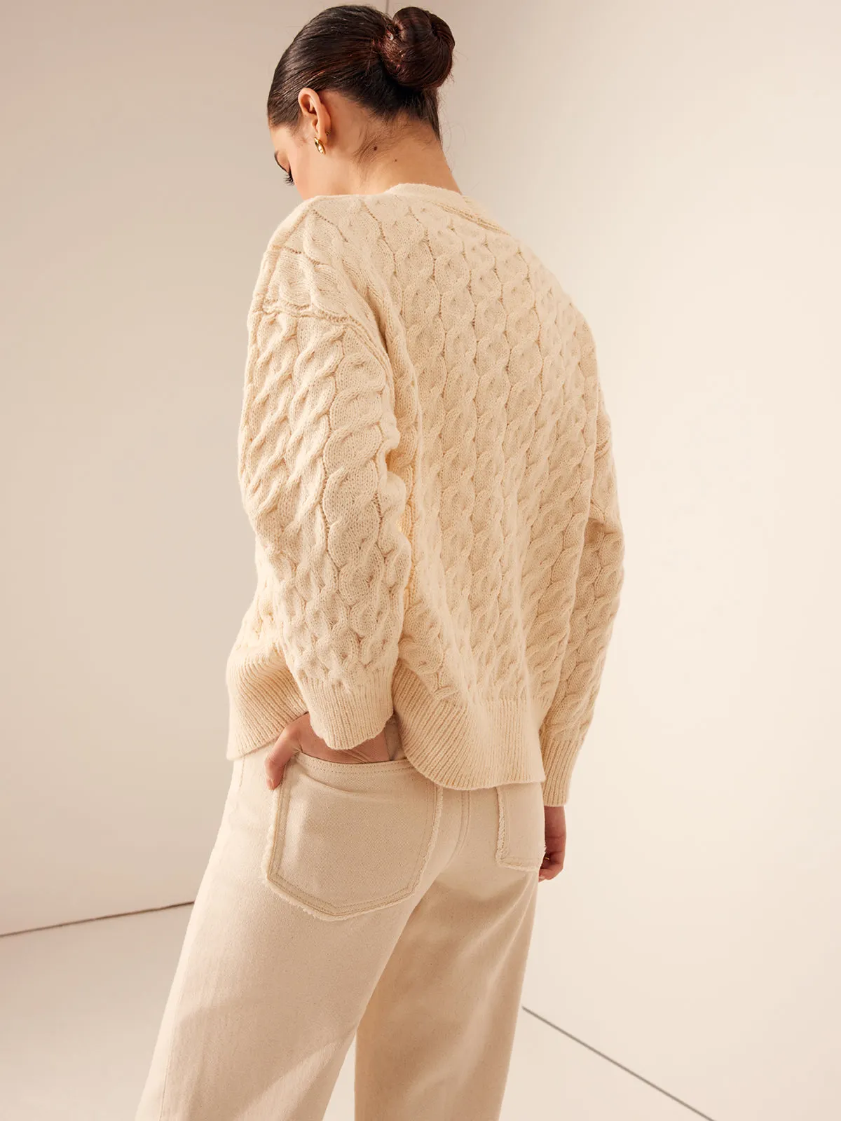 Elegant V-Neck Ribbed Cable Cardigan