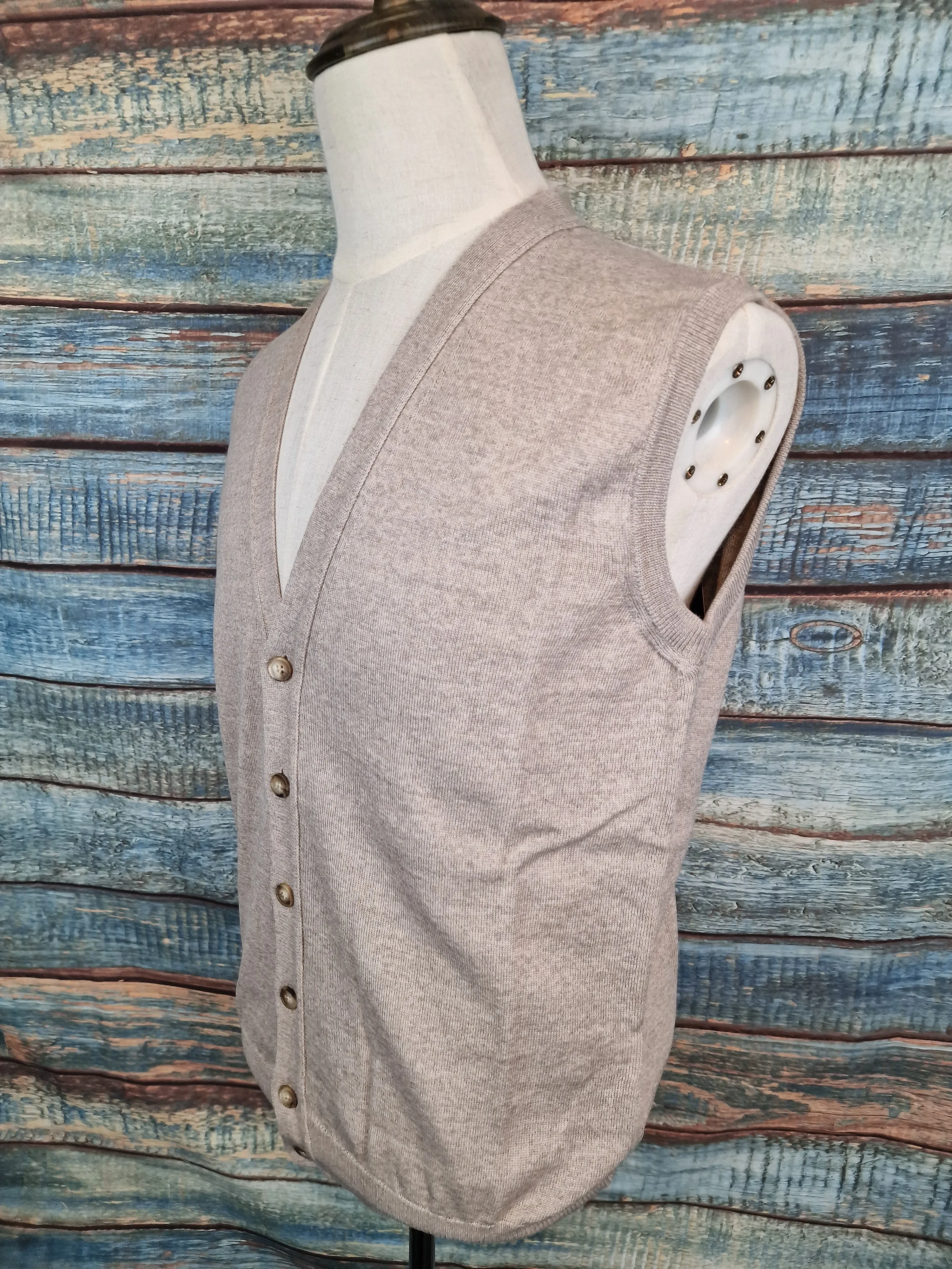 LORENZONI Extra Fine Merino Wool sleeveless cardigan
