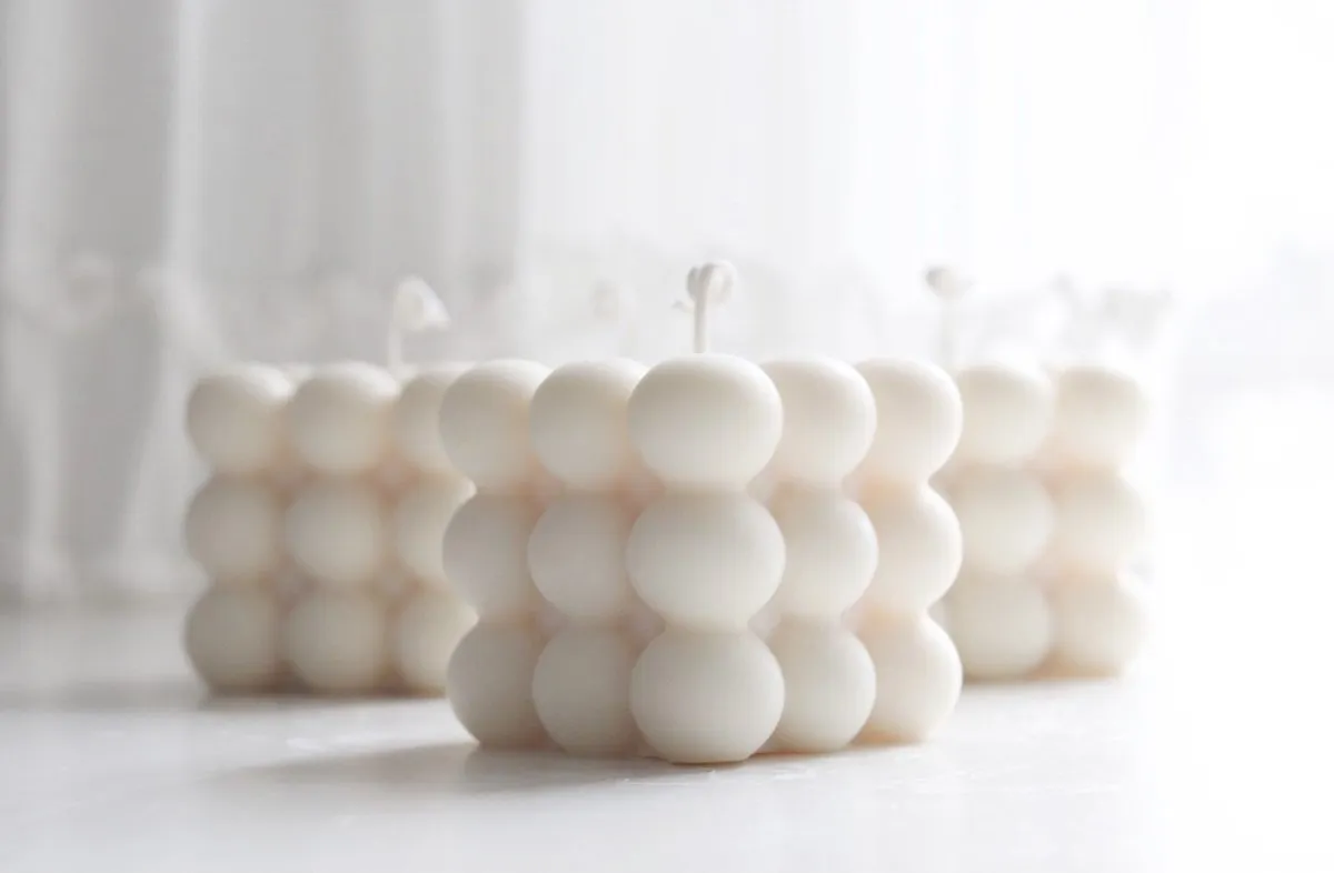 Minimal Bubble Candle