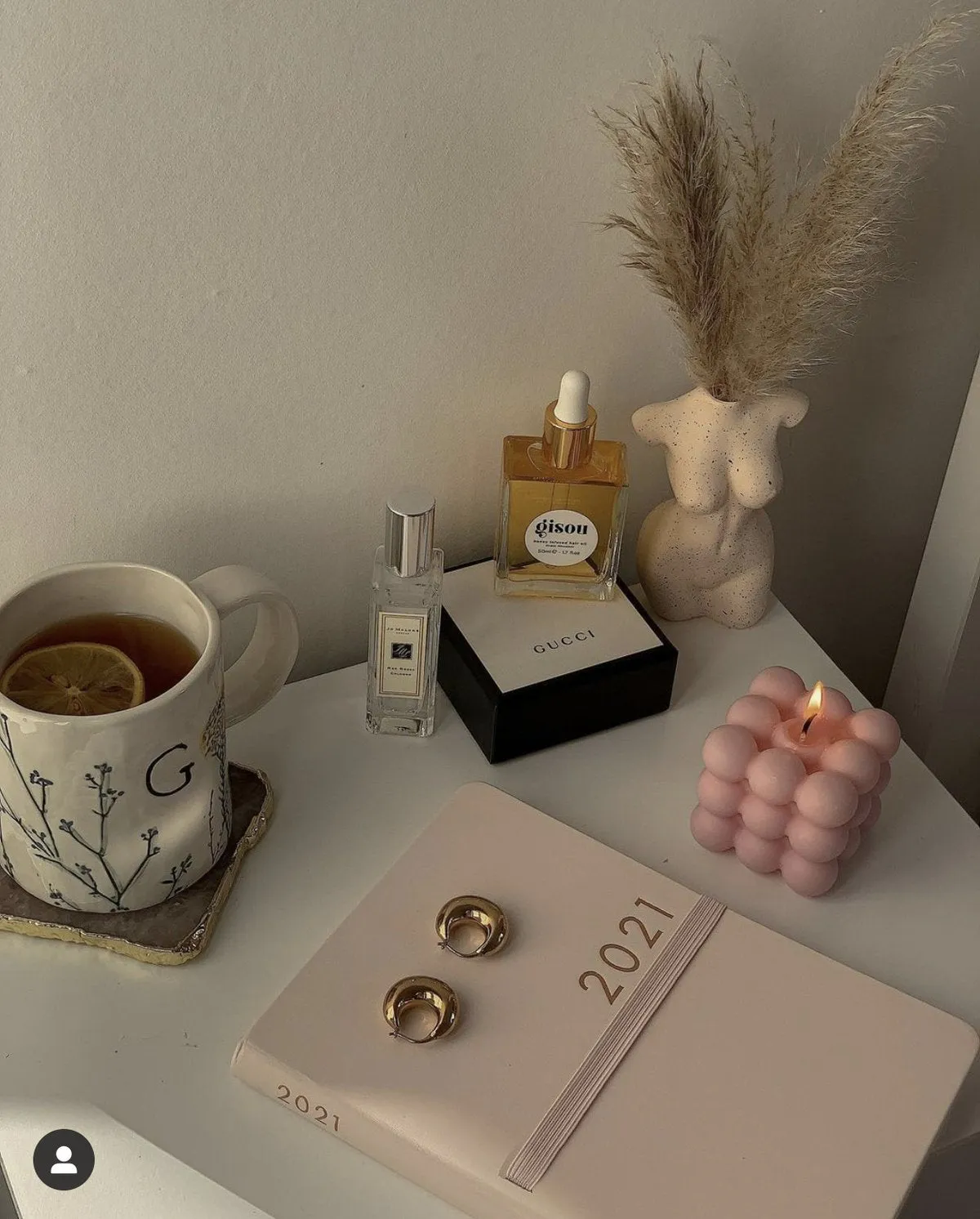 Minimal Bubble Candle