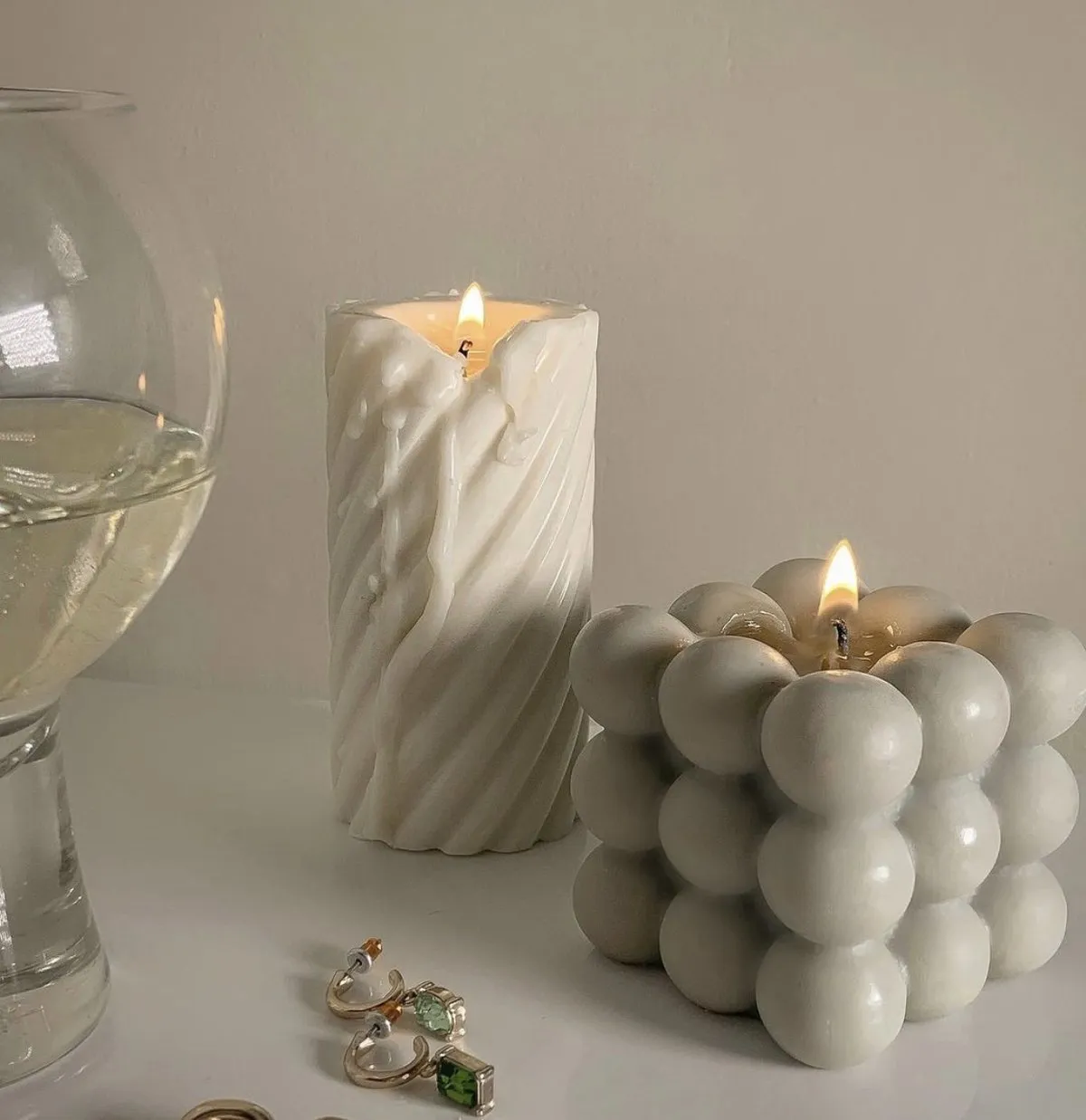 Minimal Bubble Candle