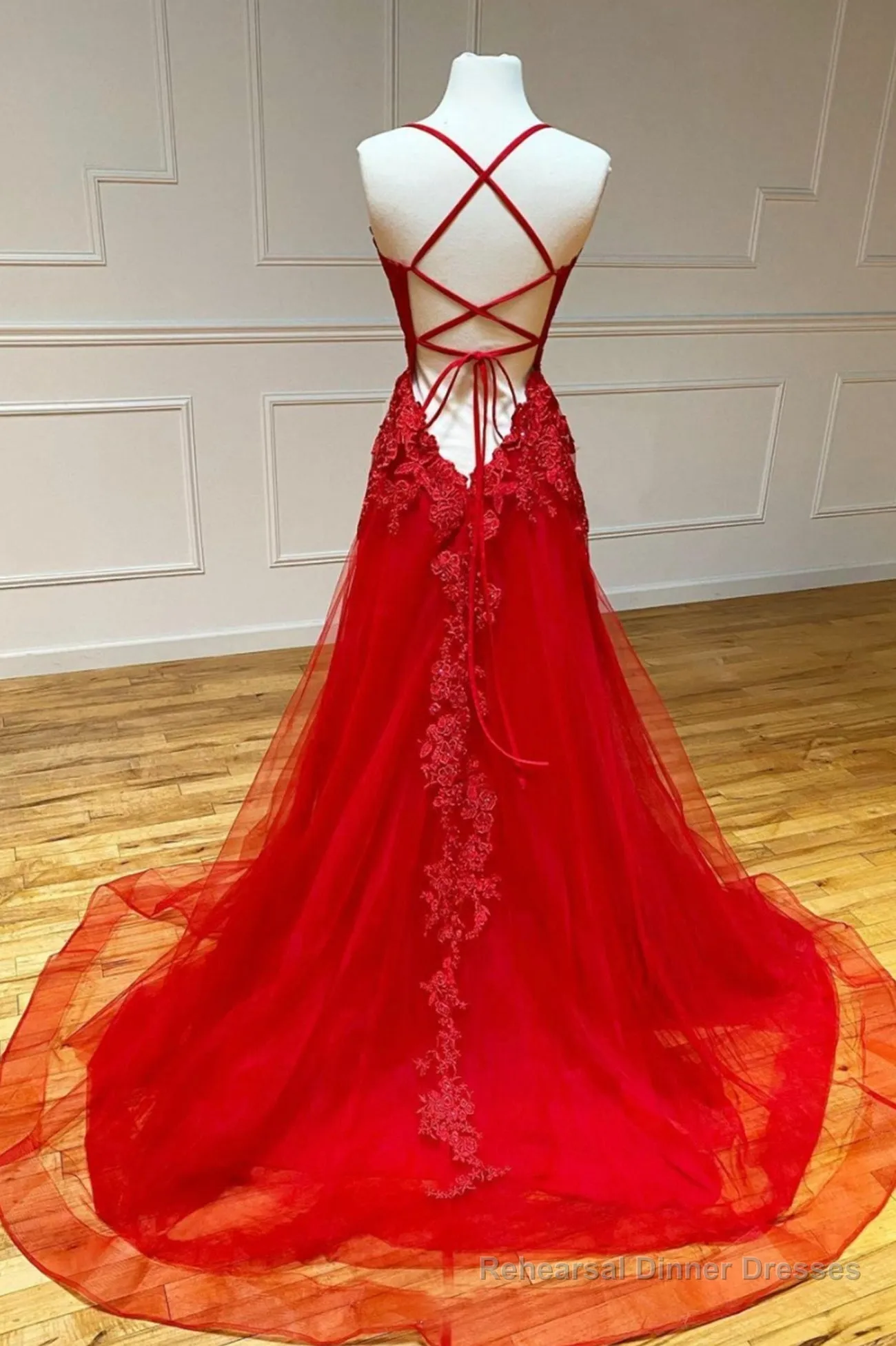 Red Long Prom Dresses Chic & Modern Lace Applique Straps Formal Dress
